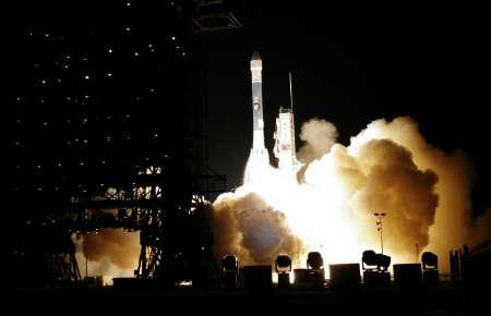 Journey to the Phoenix Mars probe
