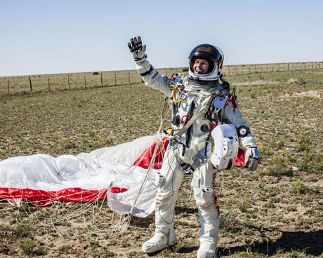 Jump from a height of 39km with supersonic speed