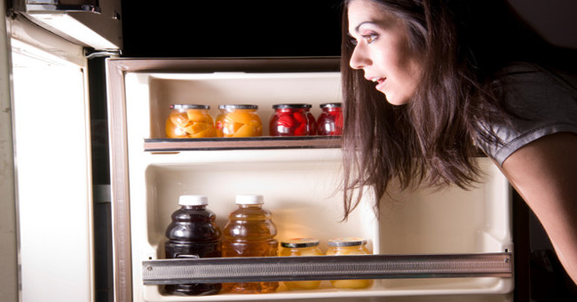Late eating can be harmful to the skin