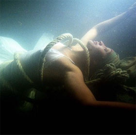 Learn the process of decomposing corpses under water