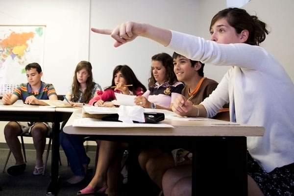 Learning a foreign language helps the brain grow