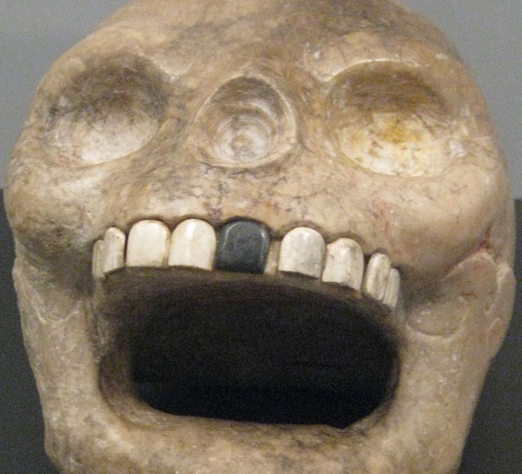 Legendary legend 'Crystal skull'