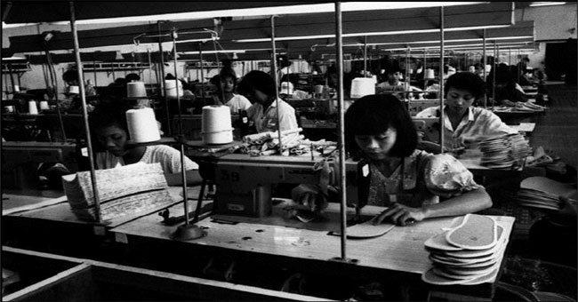 Life in Cholon in 1991 through photo Patrick Zachmann (Part 2)