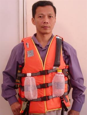 Lifejackets automatically send emergency signals