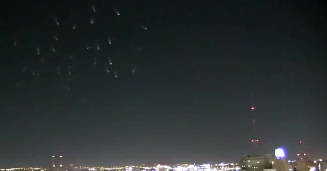 Light trail 'dancing eel' in the US sky causes fever