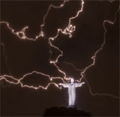 Lightning strikes Rio de Janeiro is due to urbanization?