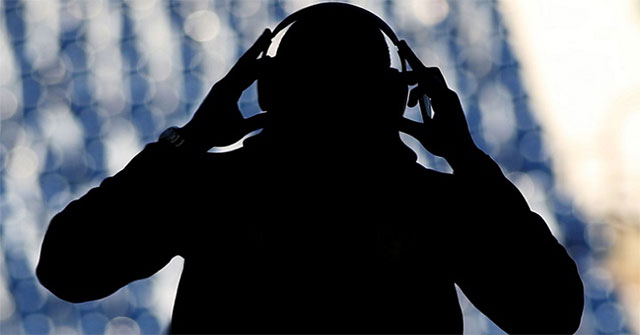 Listening to music before anesthesia surgery can help you calm down