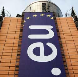 Lock 74,000 .eu domain names