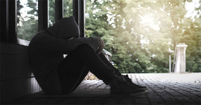 Loneliness is the most dangerous feeling, harming 15 cigarettes / day