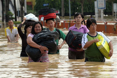Long flood in Thailand, 107 people died