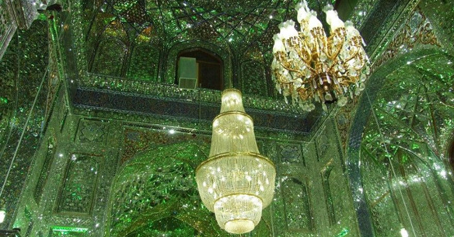Lost in the mysterious green space of the Muslim tomb