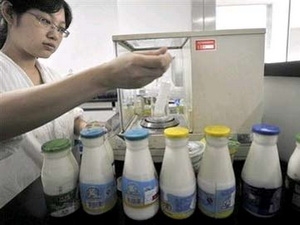 Magnetic resonance imaging tester in milk