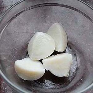 Make money with chickens that lay eggs in whole white