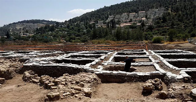 Make roads, dig for 'ghost city' full of ancient tombs and weapons