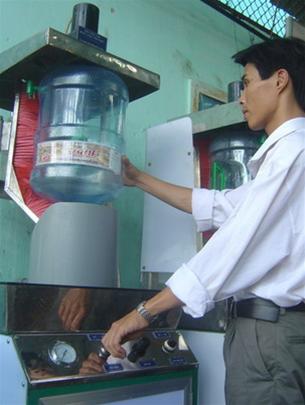 Manufacture of pure water bottle washing machine