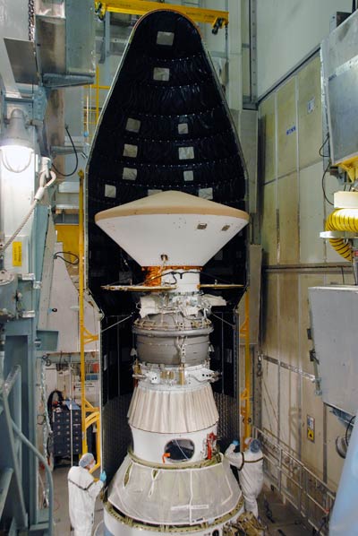 Mars Express will track the Phoenix robot landed on Mars