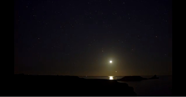 Mars, Moon and Venus are lined up in the English sky
