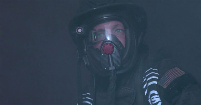Mask integrated screen, firefighters can 'see through' the dense smoke screen