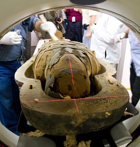 Medical examination for mummies