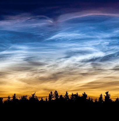 Meteors can create glowing clouds