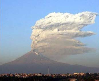 Mexico: dusty volcanic eruption