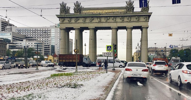 Mid-summer, streets of glaciers in Russia