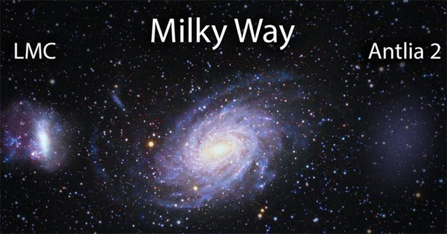Milky Way 'wrinkled by collision'