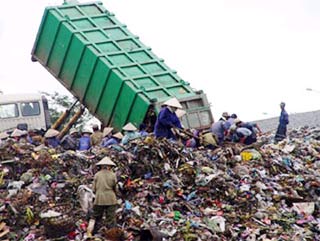 Millions of dollars handling Khanh Son landfill (Da Nang)