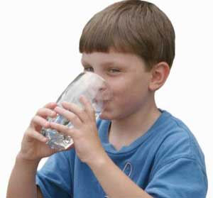 Mineral water protects teeth for children