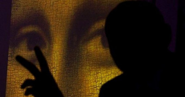 Mona Lisa contains two faces?