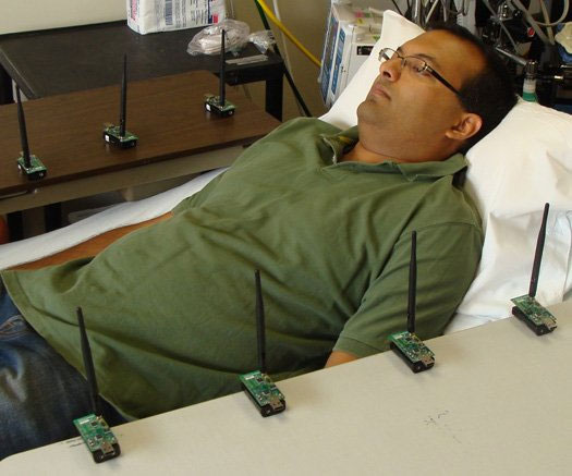 Monitor the breath with the radio transceiver