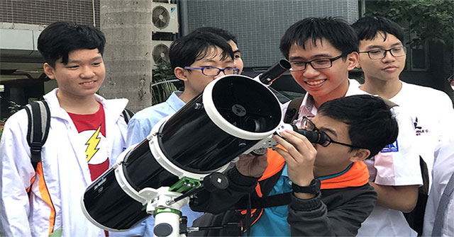 More than 200 students experience astrophotography