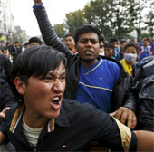 More than 5,000 people died from earthquakes, Nepalese people resented rescue
