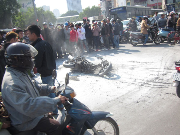 Motorcycle fire and explosion: The reason may be due to electric shock