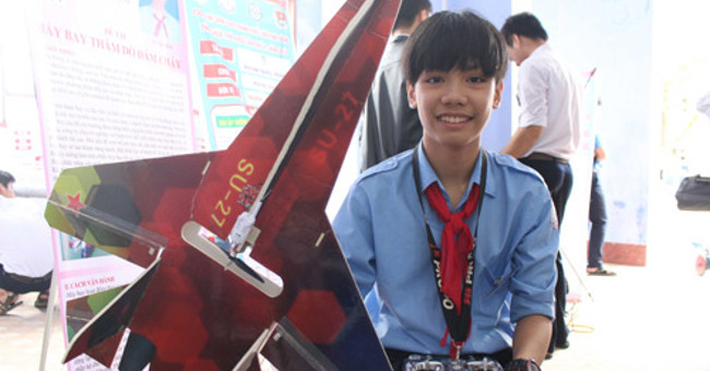 Mountain students build aircraft to explore fires