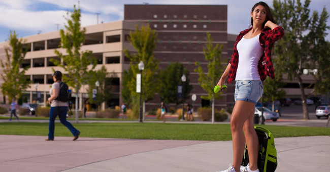 Movpak: Backpack combines skateboard skates, portable batteries, integrated bluetooth