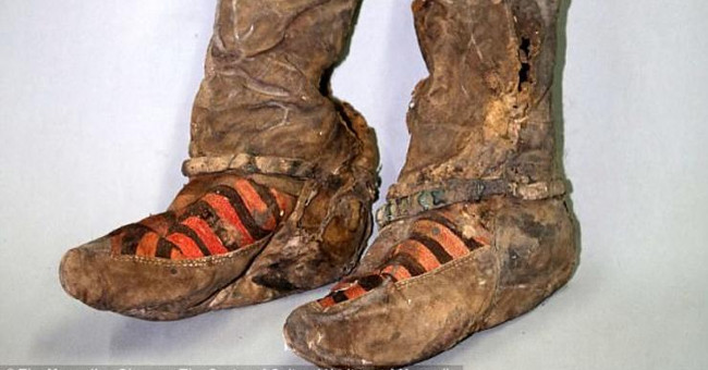 Mummy women 1,000 years away
