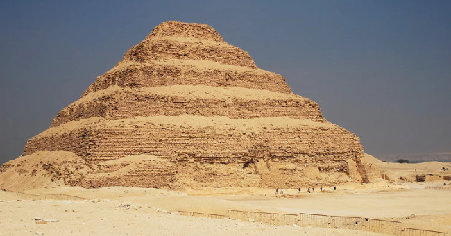 Mysterious around the oldest pyramid in Egypt