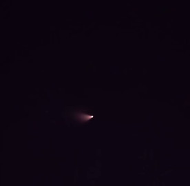 Mysterious cone light streaks in the sky of America