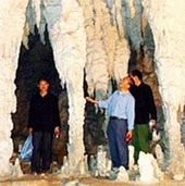 Mysterious figure of long snout, horned in Ha Giang cave