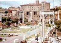Mysterious grave under Roman square