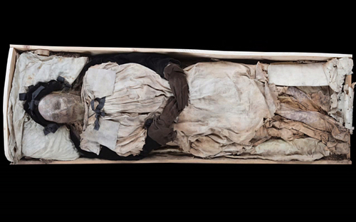Mysterious infant body buried with the bishop of Sweden