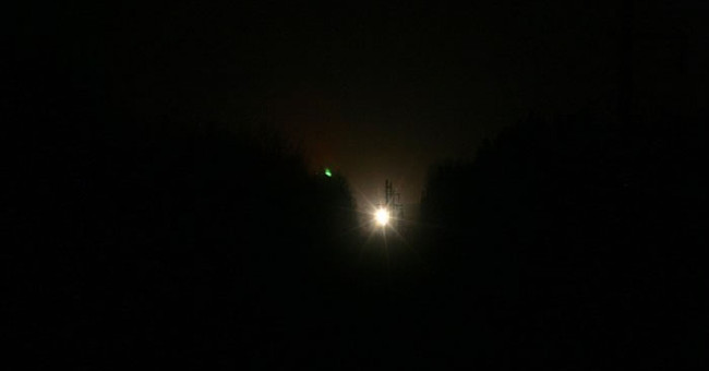 Mysterious light attracts tens of thousands of people