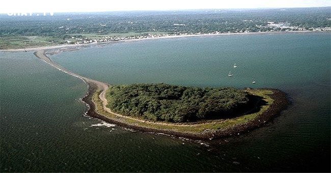 Mysterious pirate islands in the world