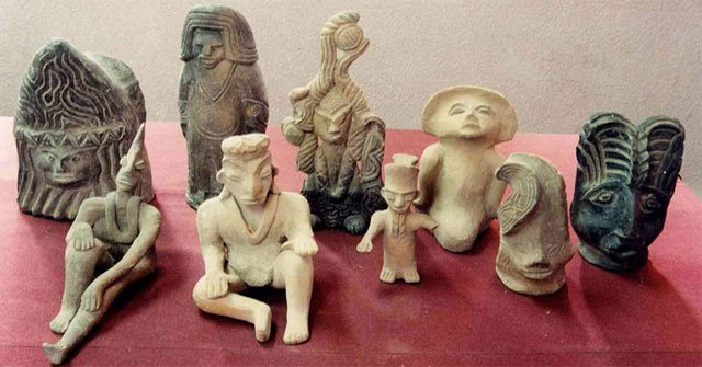 Mysterious stone statues make us hypothesize: Did humans live at the same time as dinosaurs?