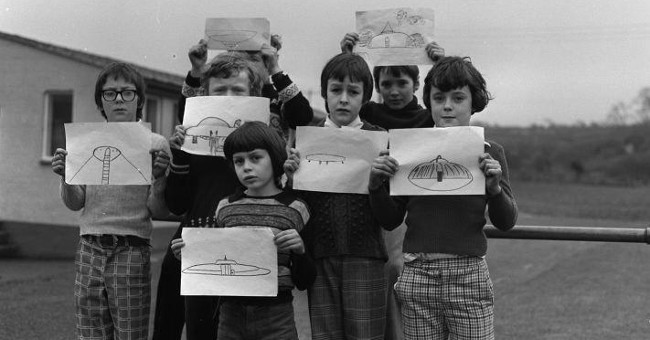 Mysterious UFOs on school grounds frightened the whole class in Wales