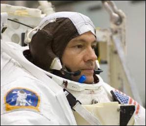 NASA broadcasts high frequency HDTV television signals from international space stations