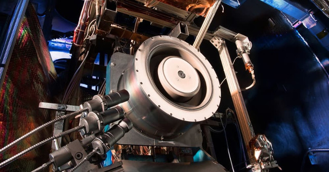 NASA develops a solar-powered engine that puts people on Mars