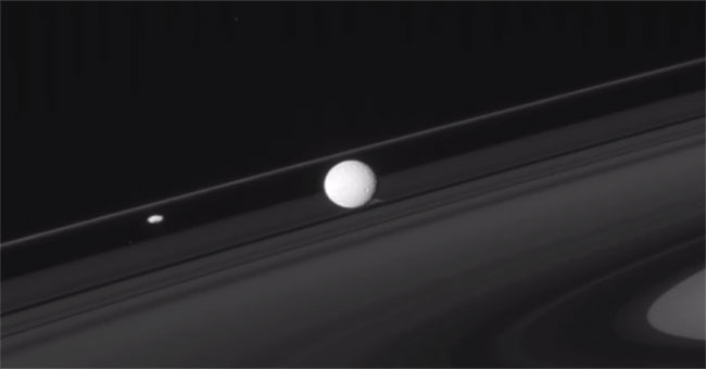 NASA probe detects alien sounds 'talk'?