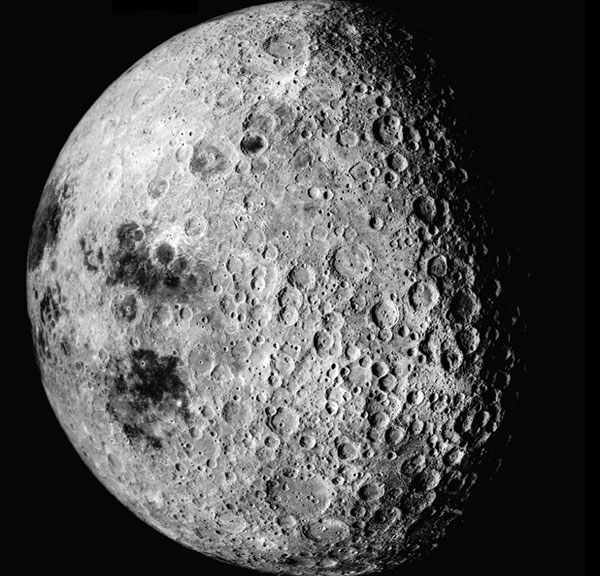 NASA will send people to the Moon by Russian ships